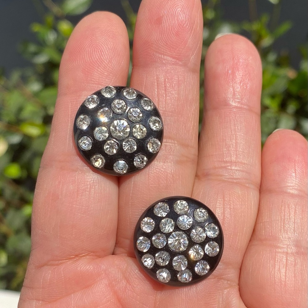 Vintage screw on earrings with crystals
